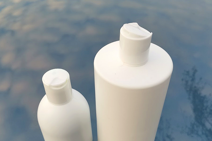 Cream_rocking_cap_28_410_PE_bottles_White Tukkumyynti PET ja PE muovipullo keinukorkki keinutulppa
